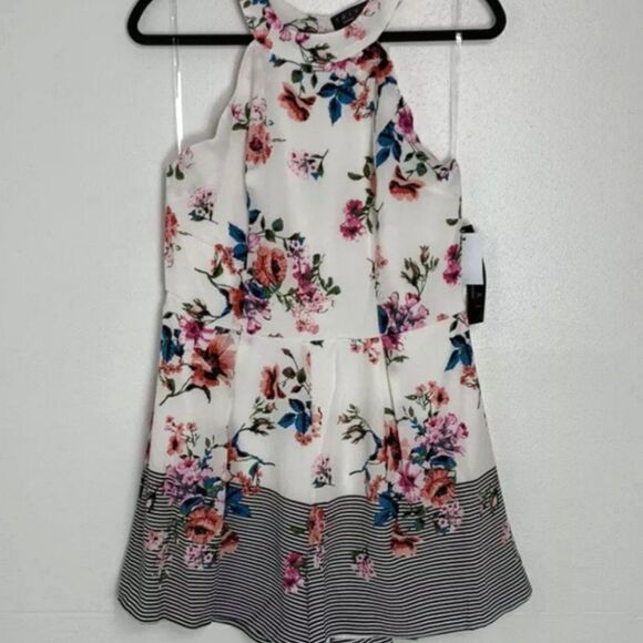 Trixxi White w/ Floral Design Romper Size L - Picture 1 of 5